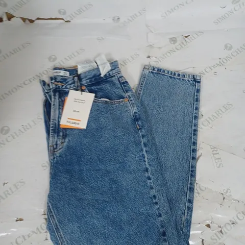 PULL&BEAR HIGH RISE MOM JEAN IN BLUE DENIM SIZE 12