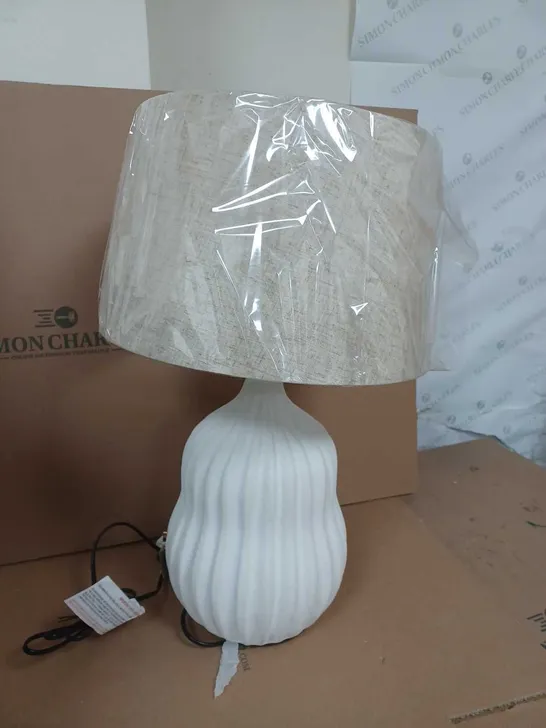 BOXED EVERLY CERAMIC TABLE LAMP 