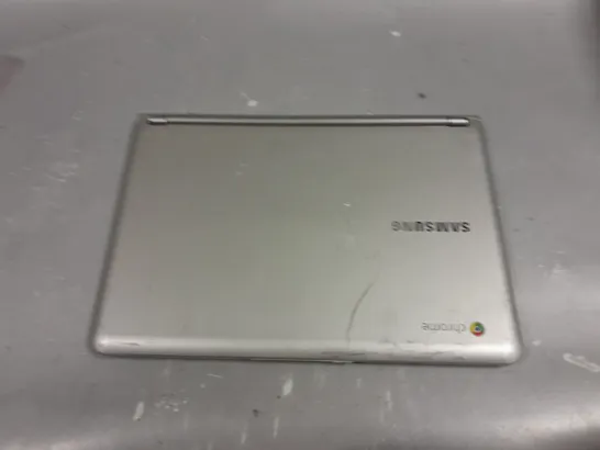 SAMSUNG  NOTEBOOK XE303C12