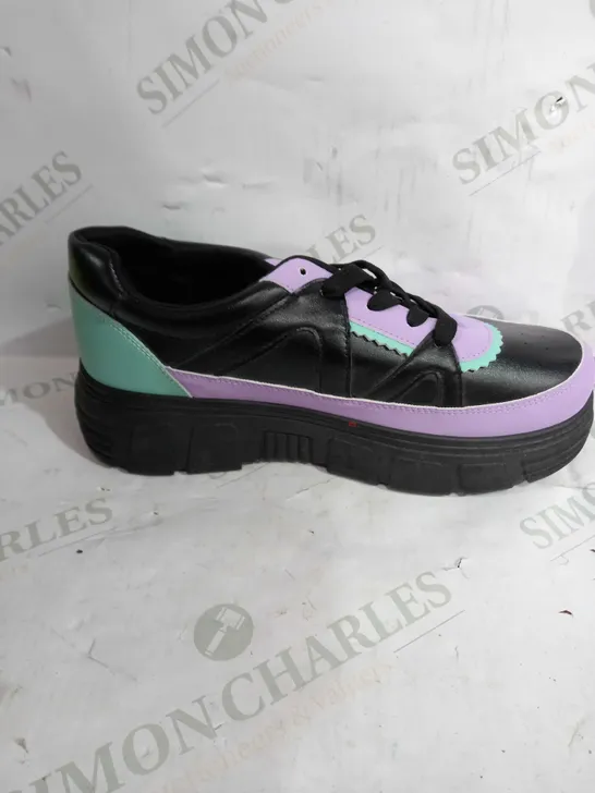 PAIR OF KOI VEGAN LEATHER PLATFORM SHOE WITH PURPLE/GREEN DETAIL - SIZE 6