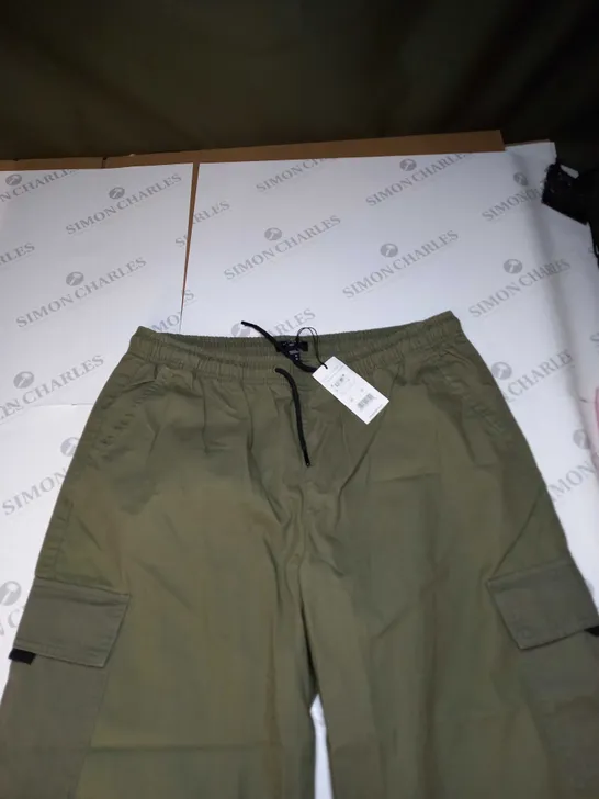 NEW LOOK KHAKI TROUSER - M