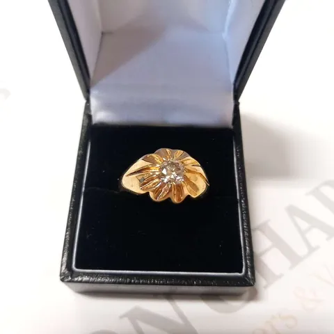 18CT YELLOW GOLD GENT'S RING SET WITH A NATURAL DIAMOND WEIGHING +0.59CT