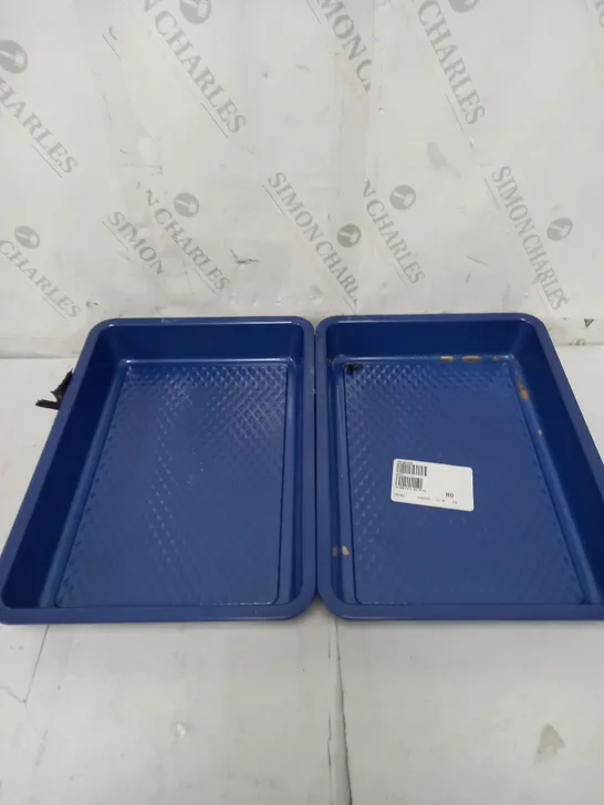 COOK'S ESSENTILAS NON STICK 2 PIECE ROASTING TRAYS