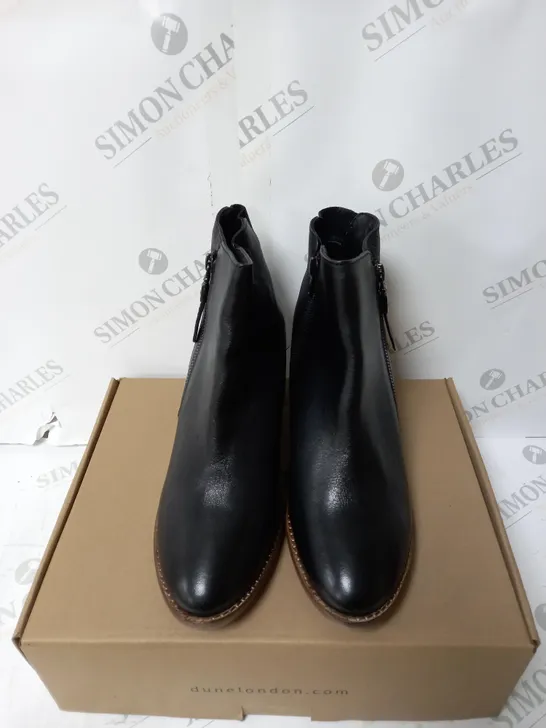 BOXED PAIR OF DUNE PAICE ANKLE BOOTS IN BLACK UK SIZE 7