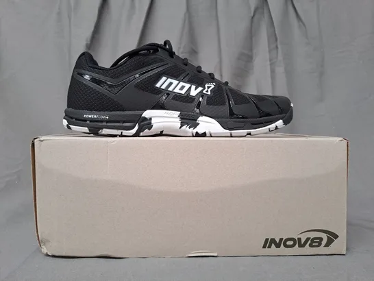 BOXED PAIR OF INOV8 F-LITE 235 V3 SHOES IN BLACK UK SIZE 7.5