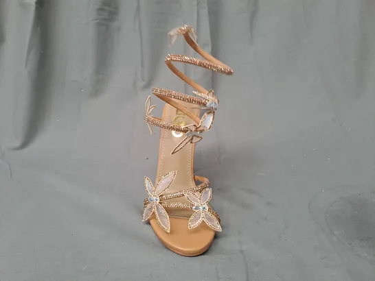 BOXED PAIR OF EGO OPEN TOE HIGH HEEL SANDALS IN NUDE W. JEWEL EFFECT UK SIZE 4