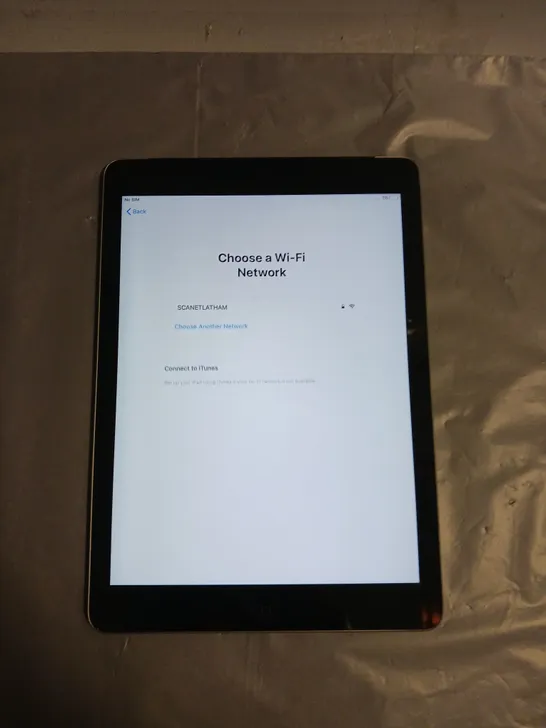 APPLE IPAD AIR 1ST GEN TABLET IN SILVER 