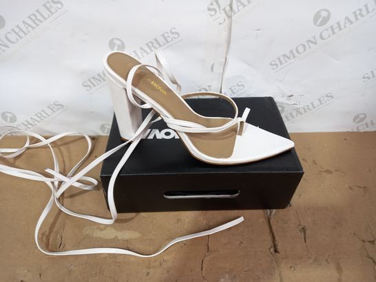 BOXED PAIR OF FASHION NOVA WHITE HEELS SIZE 11