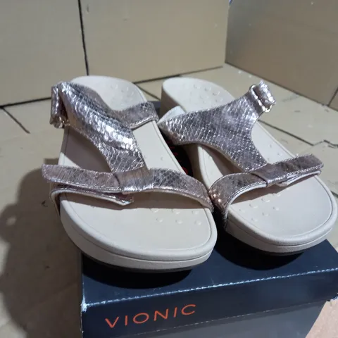 VIONIC ELLIE SANDAL IN PINK SIZE 7