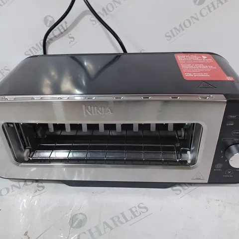 NINJA 2 IN 1 TOASTER & GRILL ST100UK