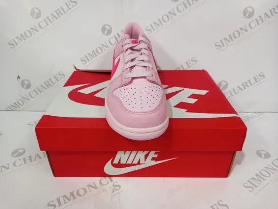 BOXED PAIR OF NIKE DUNK LOW TRAINERS IN PINK UK SIZE 5.5