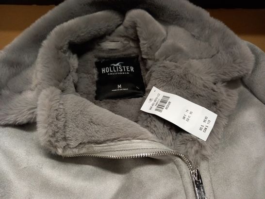 HOLLISTERS FAUX FUR TRIMMED GREY JACKET - M