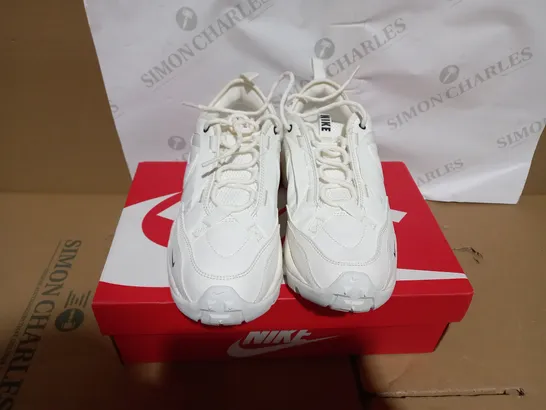 PAIR OF BOXED WHITE NIKE TC 7900 TRAINERS SIZE 6