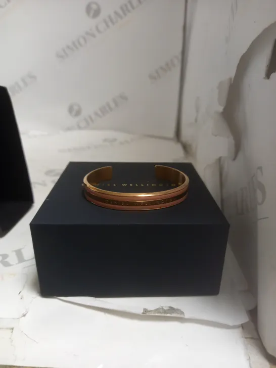 DANIEL WELLINGTON ROSE GOLD AND PINK CUFF BRACELET 