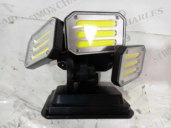 BOXED BELL & HOWELL 300 LUMENS BIONIC FLOODLIGHT