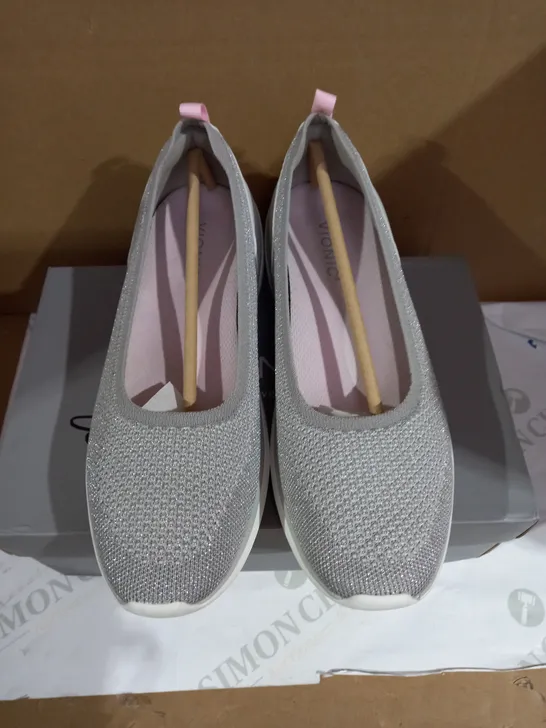 VIONIC GREY GLITTER FINISH FLATSUK SIZE 8