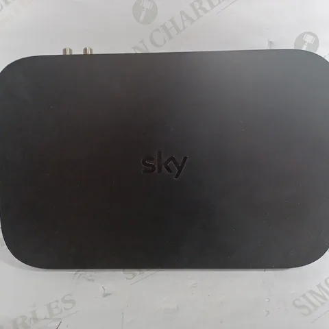 SKY Q BOX - ES130