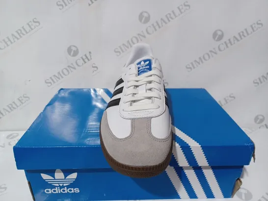 ADIDAS SAMBA TRAINERS IN WHITE - SIZE 8