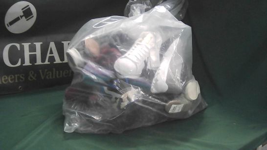 BAG OF ASSORTED 'ODD' SHOES TO INCLUDE ADIDAS, DR MARTENS, NIKE