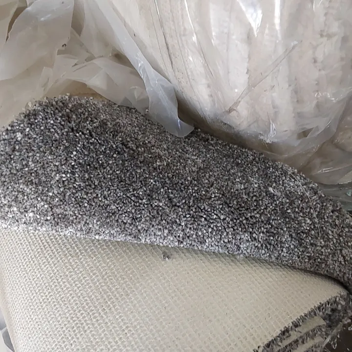 AB CARPET // APPROX SIZE 6.2 X 5m 4564990Simon Charles Auctioneers