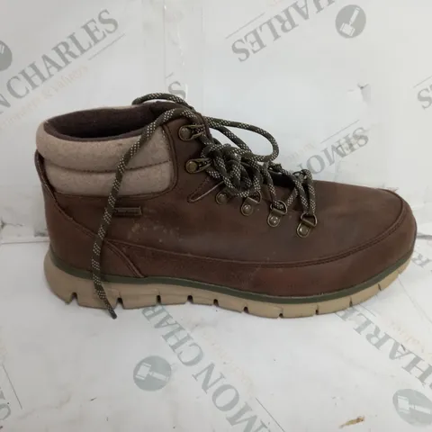 SKECHER BROWN WARM BOOT SIZE 8