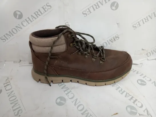 SKECHER BROWN WARM BOOT SIZE 8