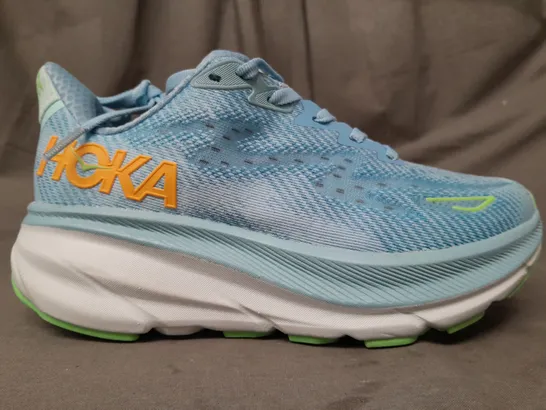 BOXED PAIR OF HOKA CLIFTON 9 SHOES IN LIGHT BLUE SIZE 3.5