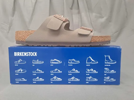 BOXED PAIR OF BIRKENSTOCK ARIZONA BS OPEN TOE SANDALS IN STONE UK SIZE 10.5