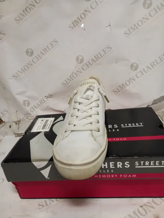 SIZE 6.5 SKECHERS STRETCH LACE TRAINERS WHITE