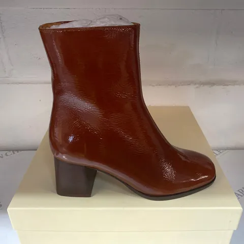 BOXED PAIR OF SEZANE BROWN BOOTS SIZE 36