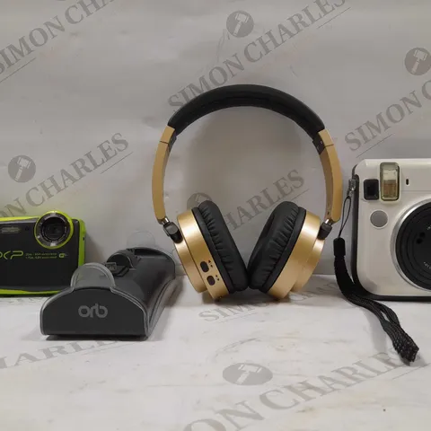 LOT OF APPROX 20 ASSORTED ITEMS TO INCLUDE - DUAL CONTROLLER CHARGE DOCK - INSTAX MINI I70 - GROOV-E HEADPHONES