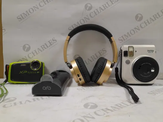 LOT OF APPROX 20 ASSORTED ITEMS TO INCLUDE - DUAL CONTROLLER CHARGE DOCK - INSTAX MINI I70 - GROOV-E HEADPHONES