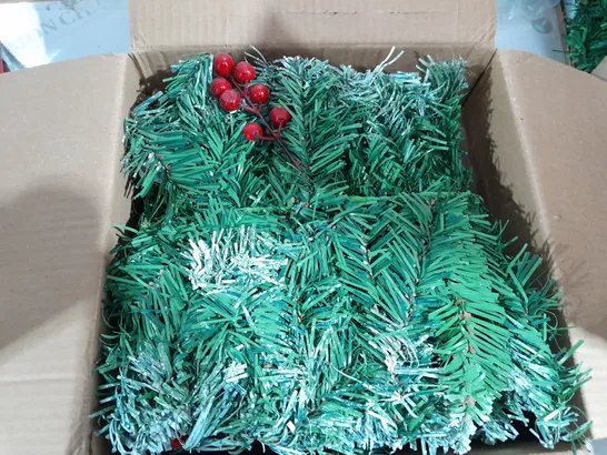 BOXED CHRISTMAS GARLAND IN GREEN UNKNOW SIZE 