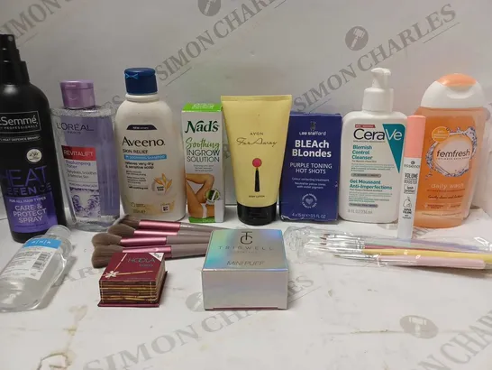 LOT OF 12 ASSORTED BEAUTY PRODUCTS TO INCLUDE AVEENO SOOTHING SHAMPOO, L'OREAL TONER, FEMFRESH DAILY WASH, ETC 