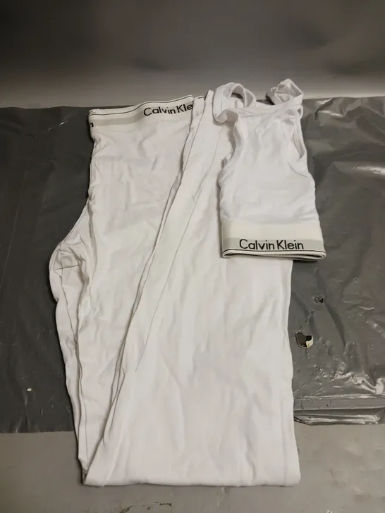 BOXED CALVIN KLEIN LADIES CROP TOP AND LEGGINGS SET WHITE SIZE M