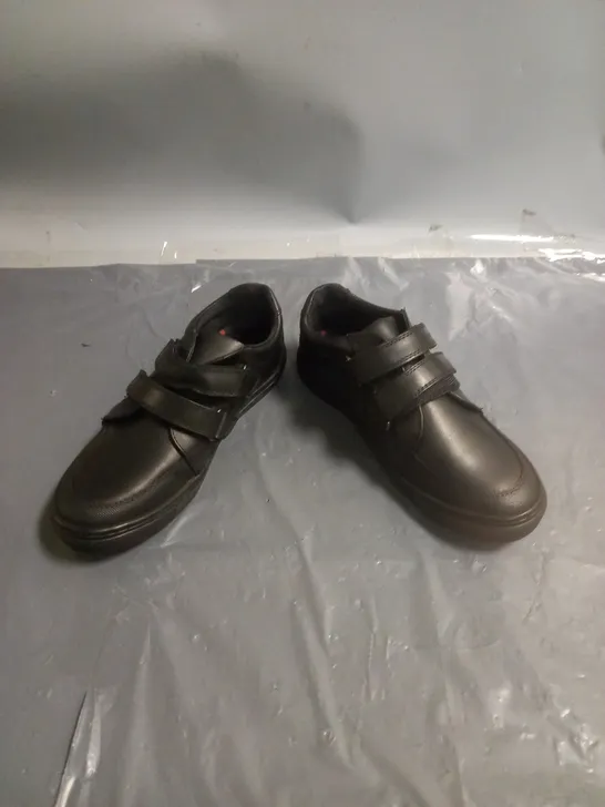 HUSH PUPPIES BOYS VELCRO FASTENING SCHOOL SHOES BLACK SIZE 1