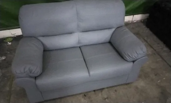 QUALITY 2 SEATER LIGHT GREY LEATHER SOFA 