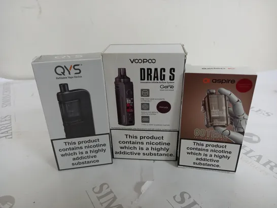 APPROXIMATELY 20 VAPES & E-CIGARETTES TO INCLUDE QYS, VOOPOO DRAG S, ASPIRE GOTEK, ETC