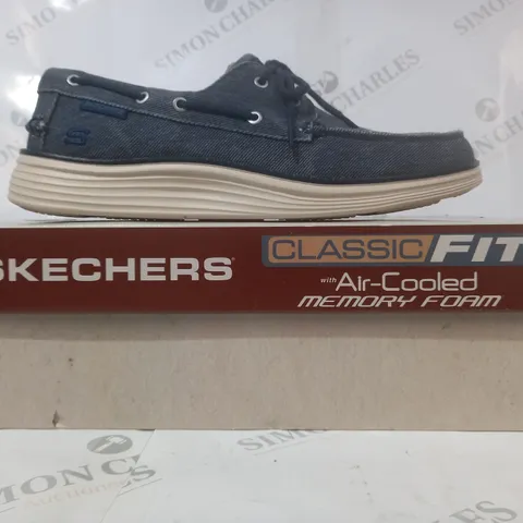 BOXED PAIR OF SKECHERS CLASSIC FIT LOAFERS IN DENIM UK SIZE 9.5