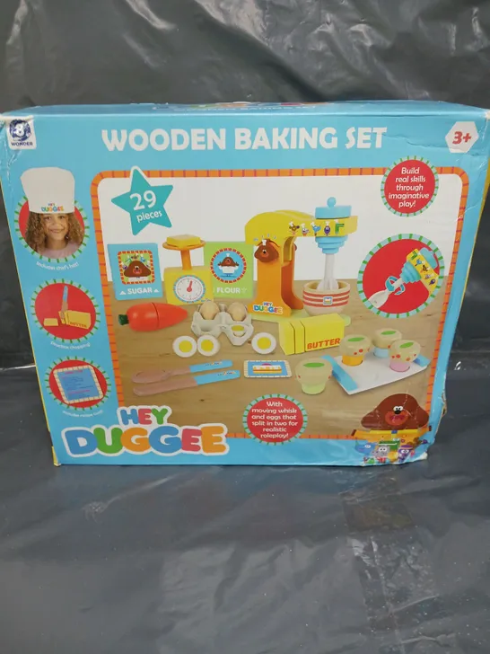 HEY DUGGEE WOODEN BAKING SET