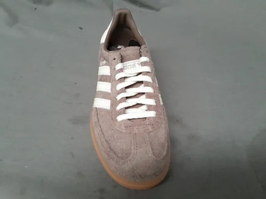 BOXED PAIR OF ADIDAS HANDBALL SPEZIAL W SHOES IN TAUPE UK SIZE 4.5