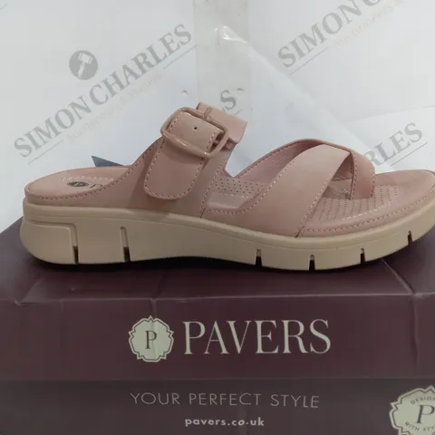 BOXED PAVERS PLATFORM OPEN TOE SANDAL - SIZE 4