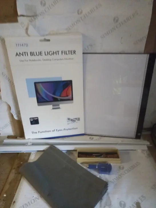 APPROXIMATELY 5 ASSORTED HOUSEHOLD ITEMS TO INCLUDE ANTI BLUE LIGHT MONITOR FILTER, WATCH STRAP, MINI WHITEBOARD ETC 