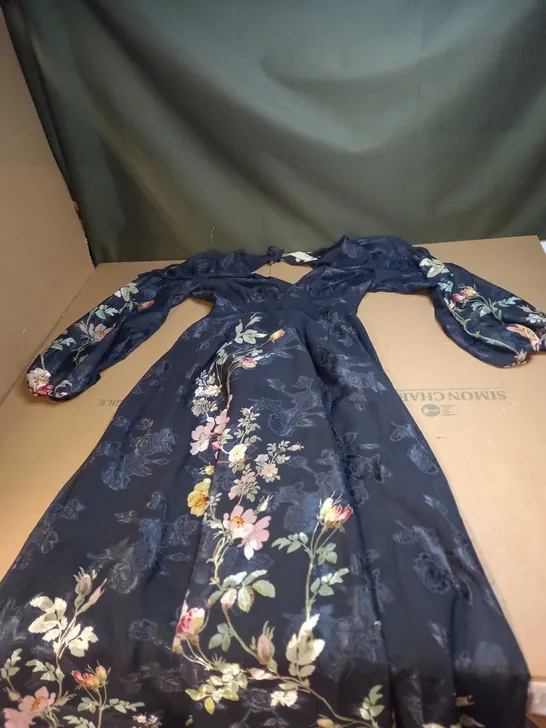 PLACEMENT FLORAL SATIN BURNOT V NECK DRESS SIZE 6