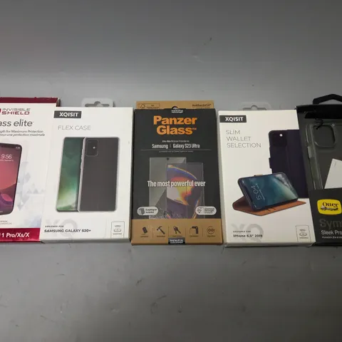BOX OF APPROX 25 ASSORTED PHONE ITEMS TO INCLUDE - OTTER SYMMETRY CASE - XQISIT SLIM WALLET SELECTION - PANZER GLASS SCREEN PROTECTOR ETC