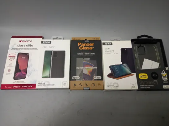 BOX OF APPROX 25 ASSORTED PHONE ITEMS TO INCLUDE - OTTER SYMMETRY CASE - XQISIT SLIM WALLET SELECTION - PANZER GLASS SCREEN PROTECTOR ETC