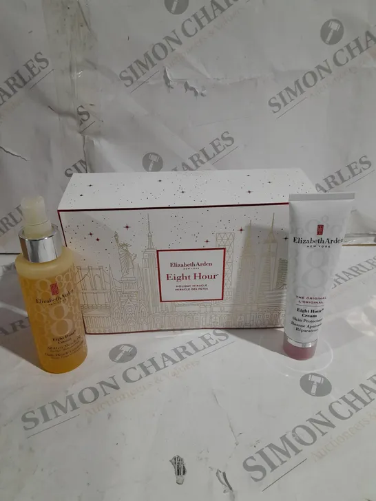 BOXED ELIZABETH ARDEN EIGHT HOUR MIRACLE OIL & PROTECTANT SET