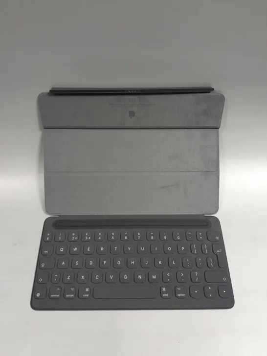 BOXED IPAD PRO 10.5 SMART KEYBOARD - A1829