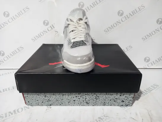 BOXED PAIR OF NIKE AIR JORDAN 4 RETRO SHOES IN GREY UK SIZE 3