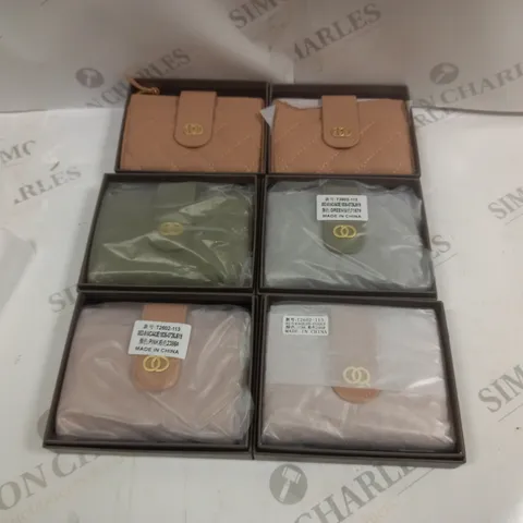 APPROXIMATELY 6 BOXED TAILIAN WALLETS/PURSES IN VARIOUS COLOURS